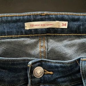 Levi’s high rise skinny jeans size 34-no flaws